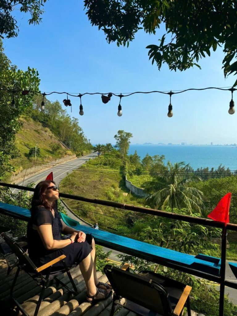 Điểm ngắm cảnh rừng và biển tại Bảo tàng Đồng Đình